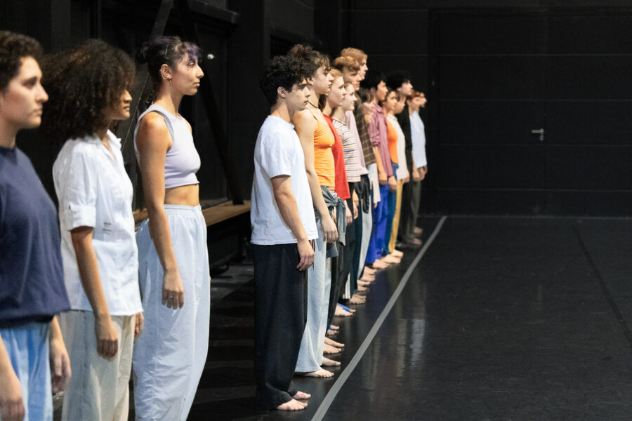 20251128 LR PARTS Presents Passing Through cc DECLERCK Tine 03 20251128 LR PARTS Presents Passing Through cc DECLERCK Tine 03