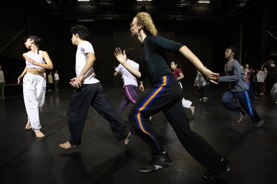 20251128 LR PARTS Presents Passing Through cc DECLERCK Tine 10 20251128 LR PARTS Presents Passing Through cc DECLERCK Tine 10